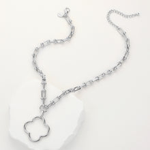 Quatrefoil chain necklace