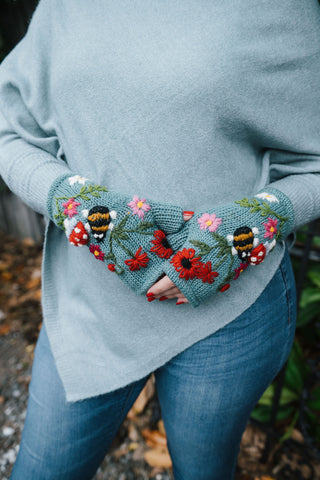 Mushroom Wool Family  CP73: Blue / Handwarmer