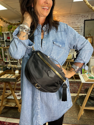 Water Lili Famous Crossover Black