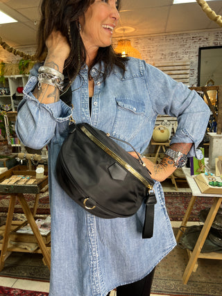 Water Lili Famous Crossover Black