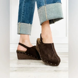 Corky's MAKE EM BLUSH CLOG Chocolate