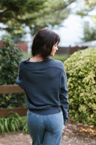 Oyster Trail Sweater - Midnight